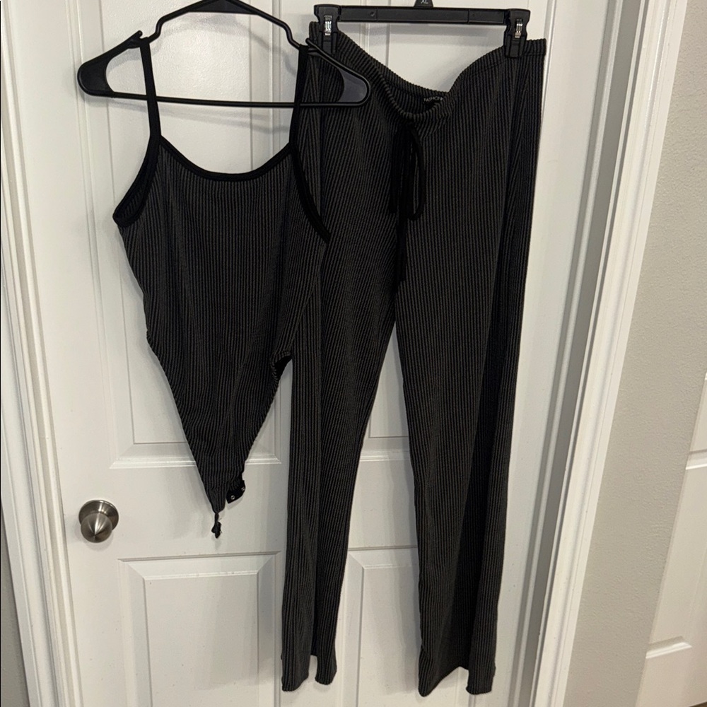 Fashion Nova Black and Gray 2 piece set - Picture 2 of 10